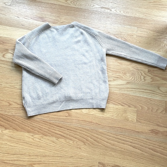 💯 cashmere V neck sweater - Picture 7 of 10